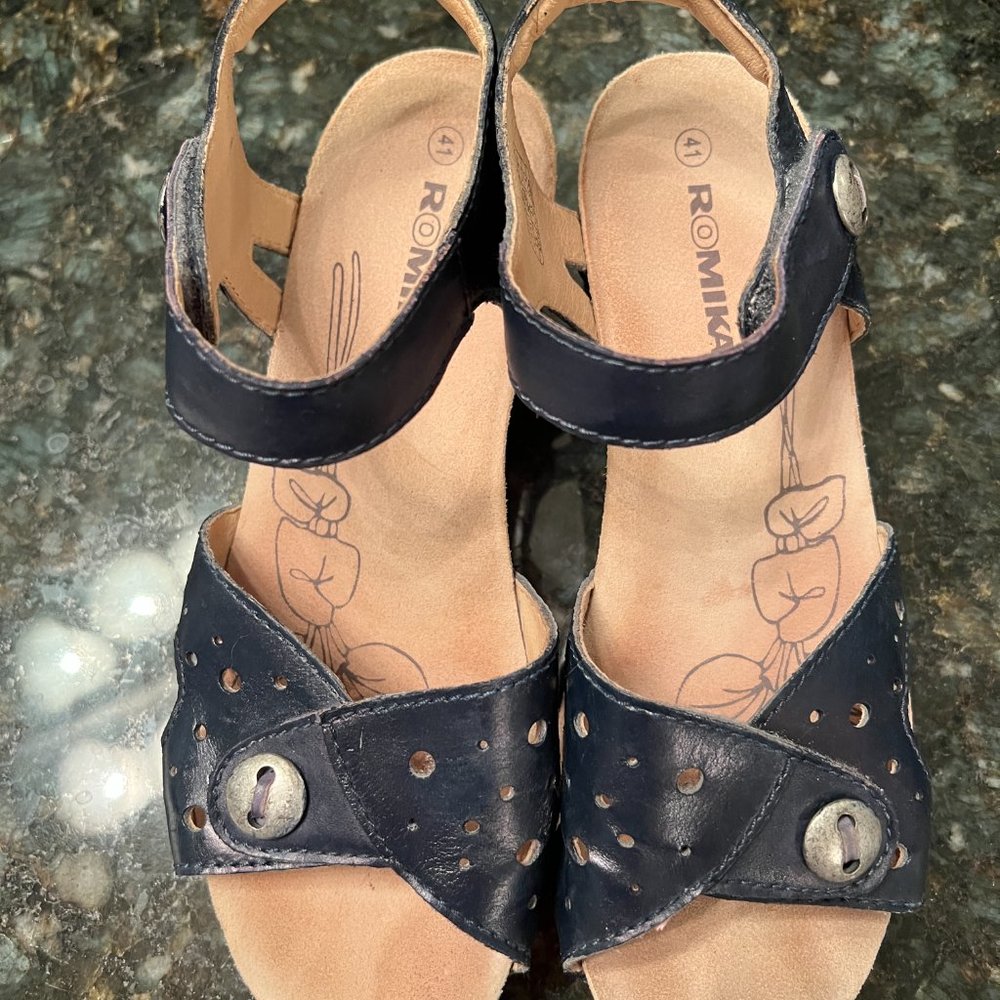 Romika Florida platform sandal in Navy (41)